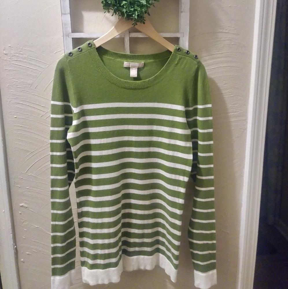 Banana Republic sweater 🎉